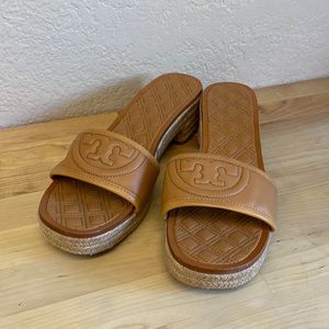 Women’s sandals, appear to be Tory Burch but no label other than top stitching